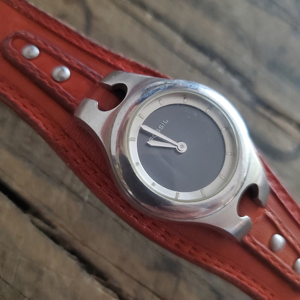 FOSSIL 'Rare' Vintage Big Tic Hearts Leather | Stainless Steel Wide Band Watch - Picture 9 of 14